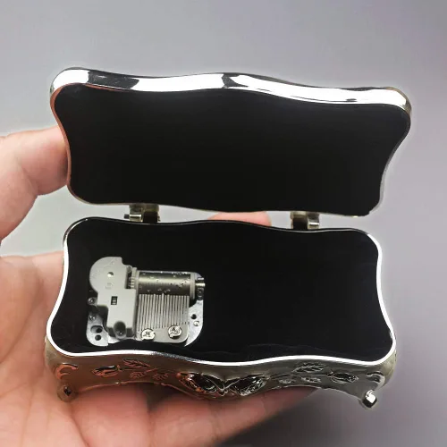 ROSIKING Caja de música de metal de aleación en relieve, mini caja musical de joyería antigua, cajas musicales de Navidad, cumpleaños, regalos de