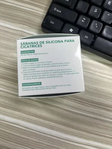 Vista 2 de Cinta de silicona para cicatrices quirúrgicas, rollo de 60 x 1.6 pulgadas, hojas de cicatrices extralargas para cesáreas, abdominoplastia, queloides