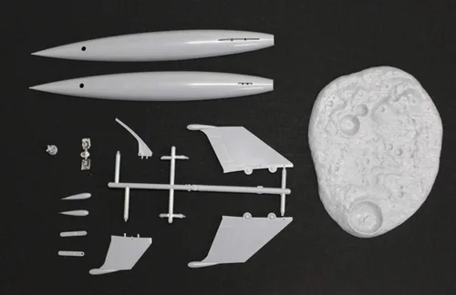 Vista 2 de Pegasus Spiele GmbH PG9111 Pegasus Hobby 1/144 Luna Rocket con base lunar