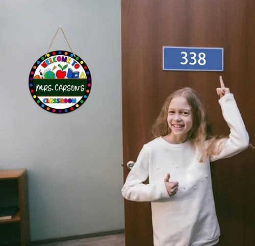 Vista 3 de FaCraft Letrero de bienvenida para decoración de puerta de aula de 11.5 pulgadas, letrero personalizado para puerta de profesor, letrero
