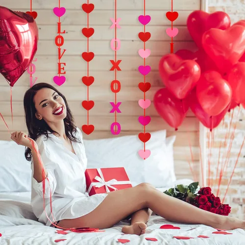 Vista 4 de Boao 100 guirnaldas colgantes de corazón de fieltro de San Valentín con 10 cuerdas para decoración de San Valentín para aniversario de bricolaje