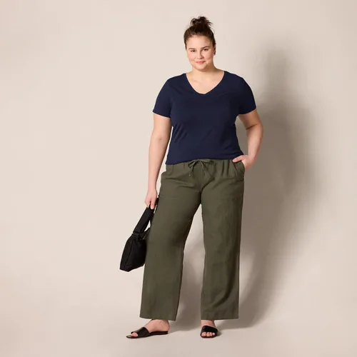 Vista 7 de Tienda Essentials Women's Regular-Fit Short-Sleeve T-Shirt (Crewneck and V-Neck Options), Multipacks