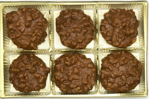 Vista 6 de Auténtico caramelo cremoso de nuez del sur de Charleston Pralines (6)