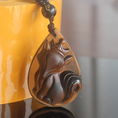 Vista 2 de Collar con dije de amuleto de cristal de obsidiana con cadena de cuentas para wen o mujeres Piedra Obsidiana