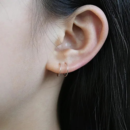 Vista 2 de 14k Rose Gold Filled Mini Huggie Hoop Earrings for Women Girls