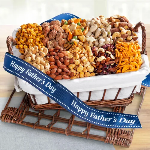 Vista 2 de A Gift Inside Cesta de regalo de aperitivos y nueces del día del padre