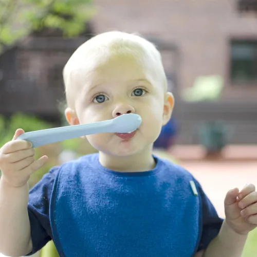Vista 3 de Baberos para bebés que se mantienen secos