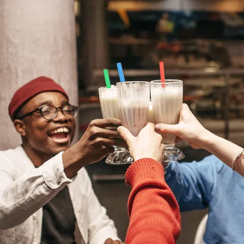 Vista 5 de 300 pajitas desechables de plástico de 8.2 pulgadas de 0.43 pulgadas extra anchas para batidos de té de burbujas, batidos de café, Boba