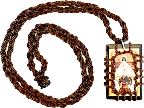 Vista 2 de Nuestra Señora de Juquila Collar Escapulario de Madera Marrón Escapulario Café Madera Virgen de Juquila, Madera, No es una piedra preciosa