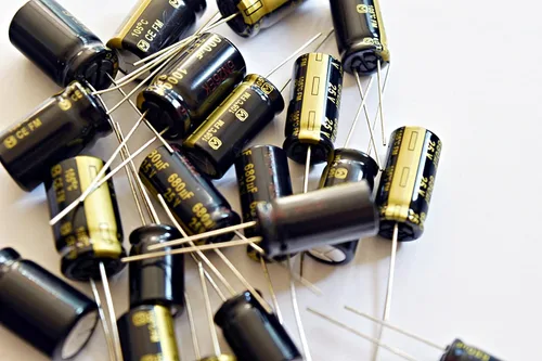 Vista 2 de Repuesto para 6 condensadores Panasonic Serie FM 50V 1000uf de baja impedancia