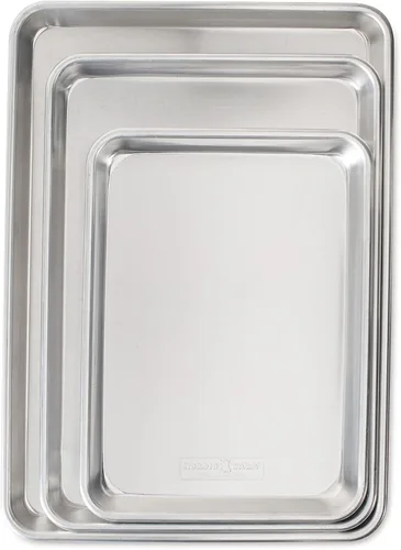 Vista 2 de Nordic Ware Baker's Delight Set de 3 piezas + molde comercial de aluminio natural Nordic Ware para muffins, 12 tazas