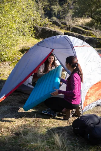 Vista 6 de ALPS Mountaineering Tienda Taurus para 2 personas - Gris/Rojo