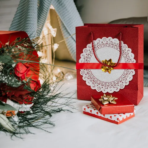 Vista 5 de Manteles individuales redondos de papel de encaje – Manteles individuales desechables de 12 pulgadas, hechos en Canadá (paquete de 50)