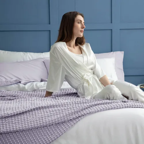 Vista 3 de Bedsure Manta de algodón con diseño de punto gofre, tamaño individual XL, ligera y transpirable de rayón derivado del bambú, para durmientes