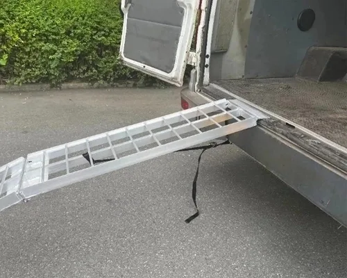 Vista 8 de 2 rampas de cuatro ruedas, rampa de remolque de capacidad de 1500 libras, rampas de carga de 7.5 pies para camionetas, rampa plegable