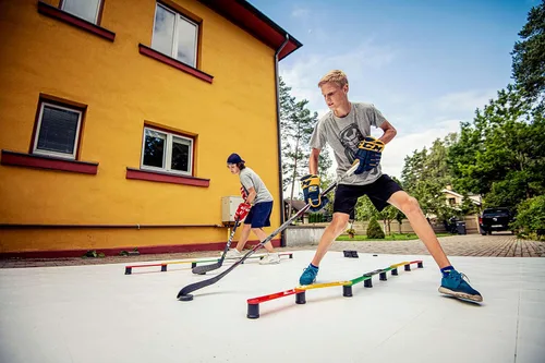 Vista 9 de Hockey Revolution My Puzzle Durable Flooring Tiles - Slick Interlocking Training Surface for Stickhandling, Shooting, Passing - Build Your Own