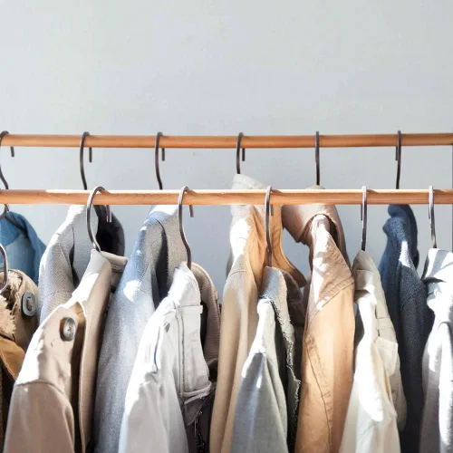 Vista 5 de YAMAZAKI Home Tower Rolling Garment Rack BK Ahorro de espacio, talla única, color negro