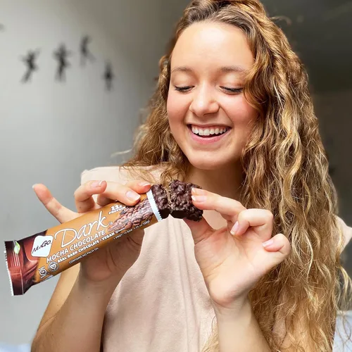 Vista 2 de NuGo Moca de chocolate oscuro, 0.39 oz de proteína vegana, 200 calorías, sin gluten, 24