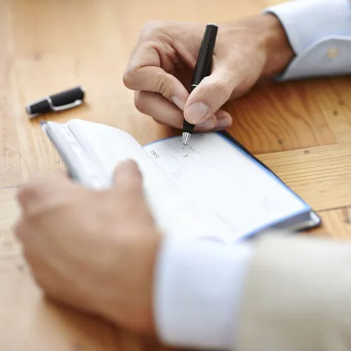 Vista 2 de HISCOW Funda de cuero suave para chequera y tarjetero con divisor - Piel de becerro italiana, Marrón, Contemporáneo