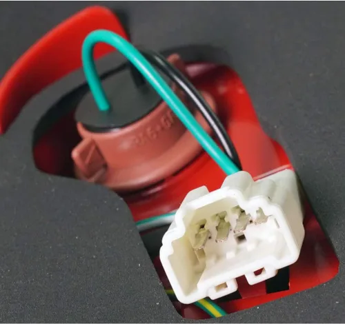 Vista 3 de KarParts360: Para 2015 Infiniti Q40 Conjunto de luz trasera lado del conductor IN2800118