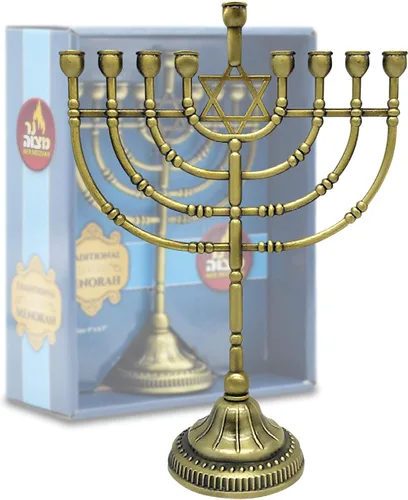 Vista 3 de Ner Mitzvah Menorá Tradicional de Bronce para Velas - Velas de Janucá - 9 pulgadas de alto