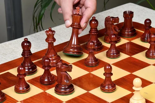 Vista 6 de 1972 Reproduced Fischer-Spassky Staunton Pattern Chess Pieces V2.0 – 3.75" King in Bud Rosewood & Boxwood