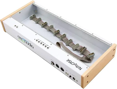 Vista 4 de Cre8audio Eurorack - Estuche modular para sintetizador (NiftyCASE) con 2 cables MIDI Kellopy de 6 pies y 8 juegos de cables de conexión