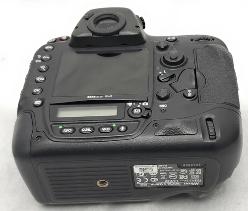 Vista 9 de Nikon D4 cámara digital SRL con sensor CMOS FX, de 16.2 MP, con video full HD de 1080p, sólo cuerpo