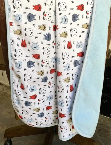 Vista 2 de Dizzy Doggie - Manta de forro polar de algodón para bebé (azul claro) 30 x 40 pulgadas