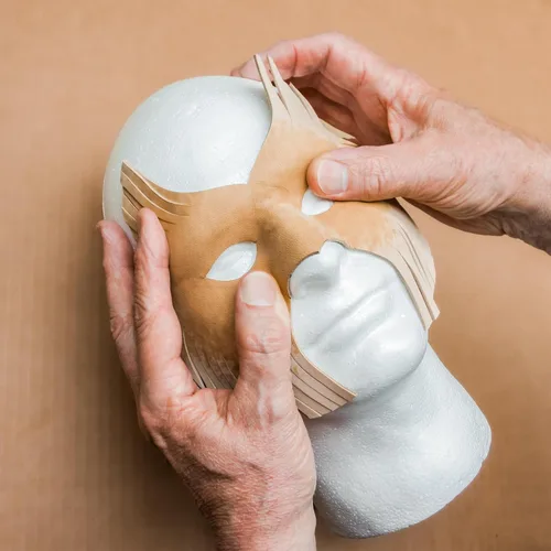 Vista 7 de Realeather Veg Tan Tooling Leather - Paquete variado de cuero para manualidades, cuatro hojas de 8.5" x 11" (3-4oz, 4-5oz, 5-6oz, 7-8oz), natural