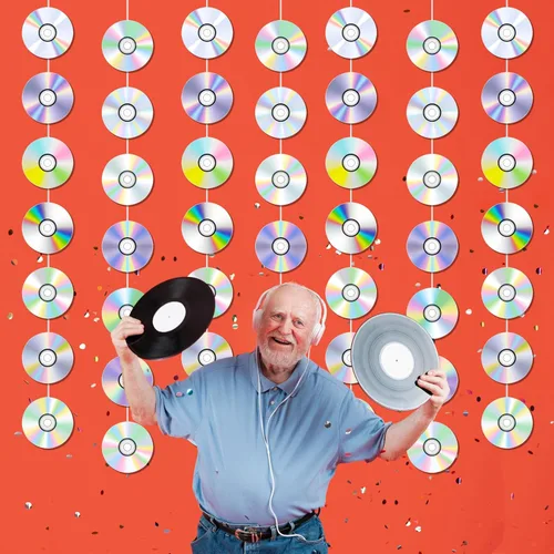 Vista 6 de 8 guirnaldas de CD de los años 90, decoraciones para fiestas de cumpleaños iridiscentes con temática de disco de CD para colgar, decoración retro