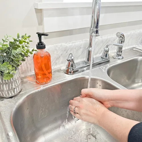 Vista 3 de Cornucopia Brands 8oz Clear Glass Pump Bottles (4-Pack w/Black Plastic Pumps), Great as Essential Oil Bottles, Lotion Bottles, Soap Dispensers, and
