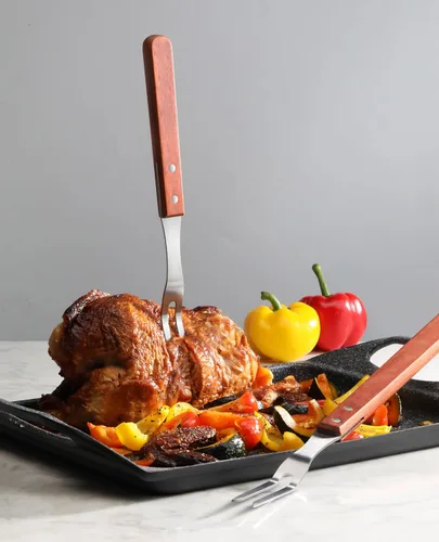 Vista 8 de New Star Foodservice Tenedor para barbacoa de grado comercial, mango de madera (13 pulgadas)