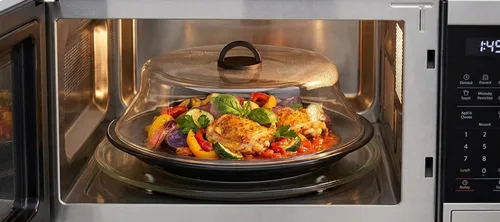 Vista 3 de Cubierta de vidrio para salpicaduras de microondas de 10.5 pulgadas para alimentos, tapa de placa de borosilicato con mango de silicona fría al