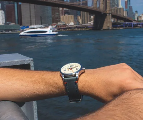 Vista 6 de Torgoen T9 Cream GMT - Reloj Pilot para hombre, cuarzo suizo, cristal mineral con correa de cuero azul, Azul Patchwork