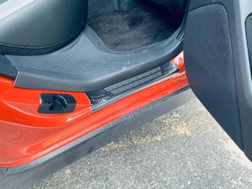 Vista 5 de Accesorios de automóvil compatibles con Subaru Crosstrek 2023-2026, placa interior del umbral de la puerta, cubierta protectora de arañazos, marco