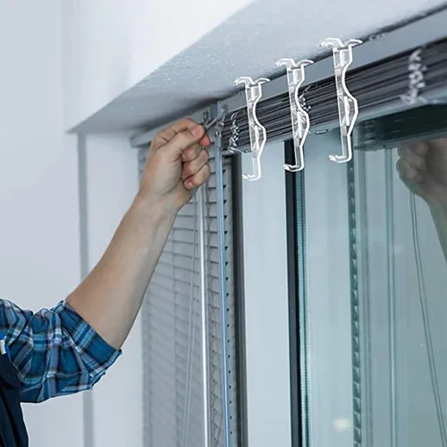 Vista 5 de Cenefa Clip ZZLZX 10 piezas de plástico transparente de 2.5 pulgadas oculto para cenefa de ventana, clip para persiana de ventana