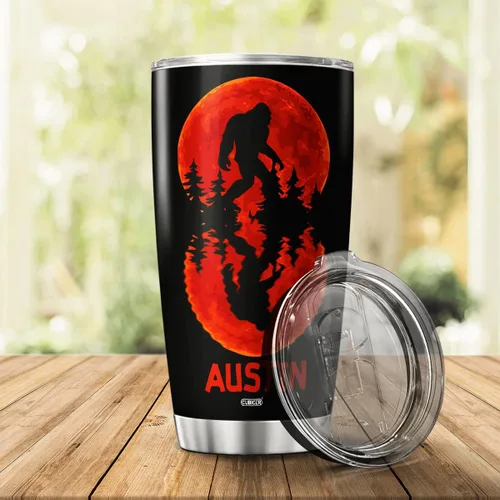 Vista 4 de CUBICER Vaso de viaje personalizado con tapa aislada, taza de café Bigfoot Sasquatch, tazas de café con temática de pie grande, vasos de doble