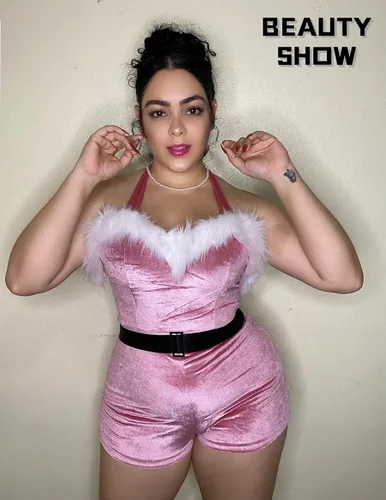 Vista 4 de Avidlove Disfraz sexy de Papá Noel para mujer, mameluco de terciopelo con pantalones cortos de Navidad, lencería con cinturón