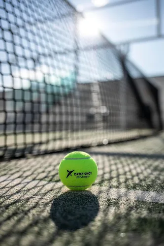 Vista 3 de DROP SHOT Tournament Tech High Altitude Padel Balls – 3-Ball Can FIP Approved Pressurized for Extreme Durability Ideal for High Altitude Play