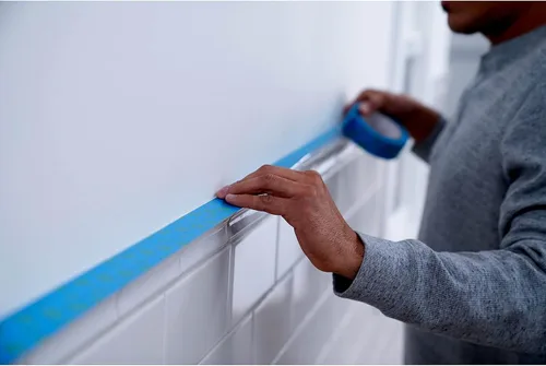 Vista 11 de Scotch Blue Sharp Lines - Cinta de pintura multisuperficie, 1.41 pulgadas x 60 yardas, 3 rollos, cinta de pintura azul que protege superficies y se