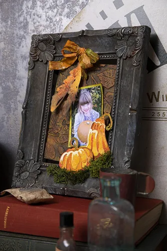 Vista 5 de Sizzx - Carpeta de estampado en relieve 3-D Bellotas por Tim Holtz 665772 Capítulo 3 2022