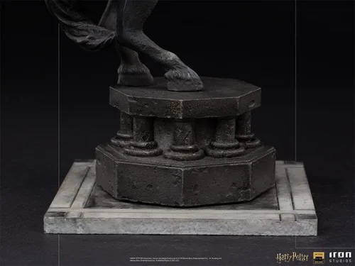 Vista 3 de Iron Studios - Harry Potter - Escala de arte de lujo 1/10 - Ron Weasley en la estatua de ajedrez del mago