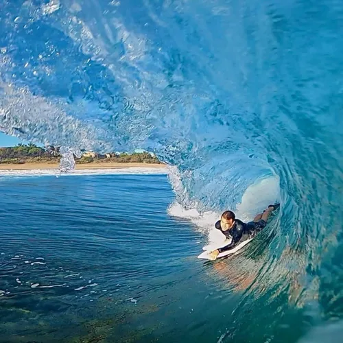 Vista 2 de Bodyboard Hubb Lite Kick Board de poliestireno (EPS) de 21 pulgadas - Cubierta azul/rieles verde lima/fondo verde lima