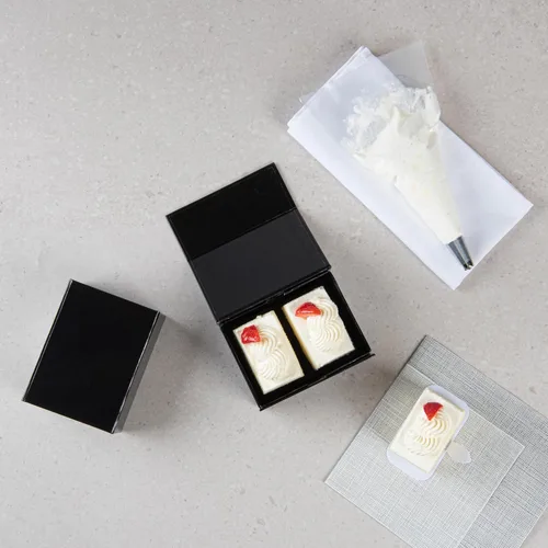 Vista 7 de Restaurantware Cajas de regalo magnéticas de 5 x 4 x 2.4 pulgadas, 10 cajas de regalo plegables resistentes – para propuestas de padrino y dama