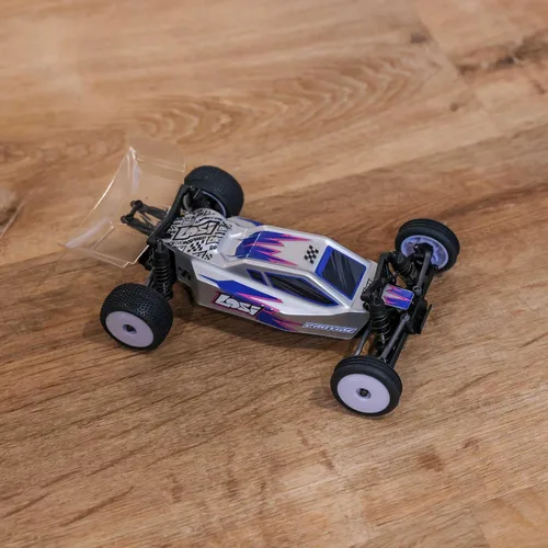Vista 7 de Losi Micro-B 2 ruedas tracción Buggy Plata RTR LOS00007T2 plateado