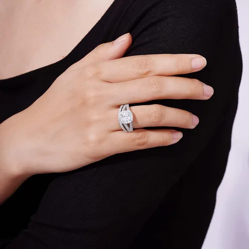 Vista 4 de Juego de anillos de plata de ley chapada en platino con circonitas Swarovski