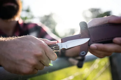 Vista 5 de Uncle Henry 301UH Next Gen 6.5in High Carbon S.S. Full Tang Fixed Blade Knife