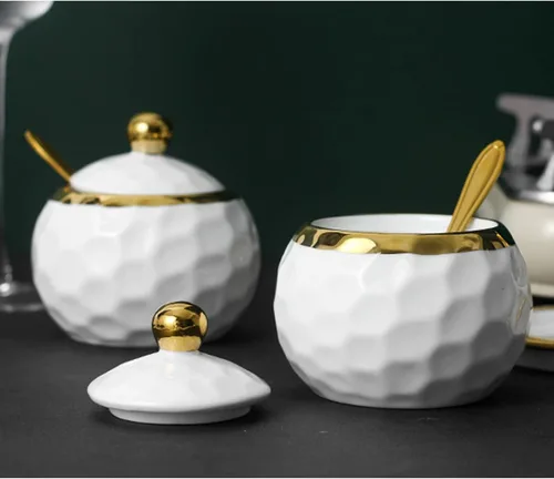 Vista 6 de Recipiente de porcelana de golf para condimentos y sal con tapa, cuchara y bandeja, juego de 3, moderno tarro de condimentos para especias, blanco