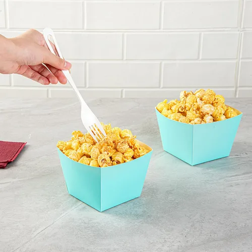 Vista 29 de Restaurantware -Bio Tek - Cajas de aperitivos de 4.3 x 3.2 pulgadas, 200 cajas desechables para papas fritas – Forro de polietileno, apto para frío